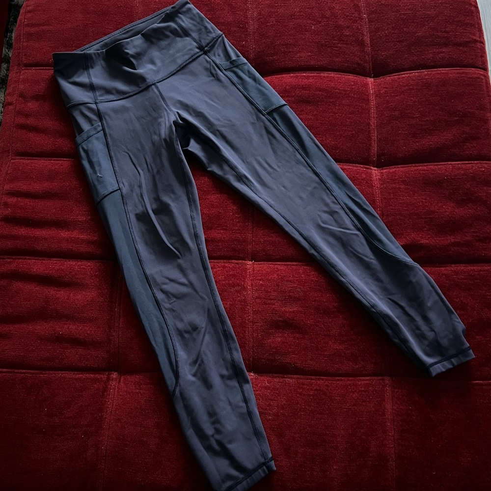 LULULEMON 3/4 leggings -Blue